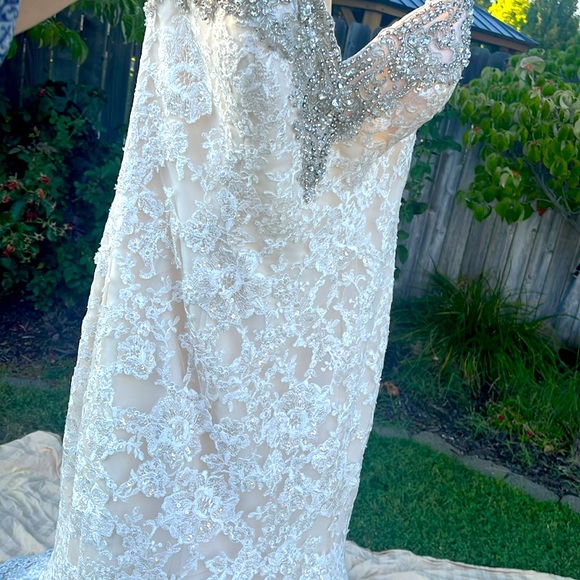 NWOT Allure Bridal Gown-fitted top Swarovski crystals/ lace / beads Sz 12 - Picture 3 of 10